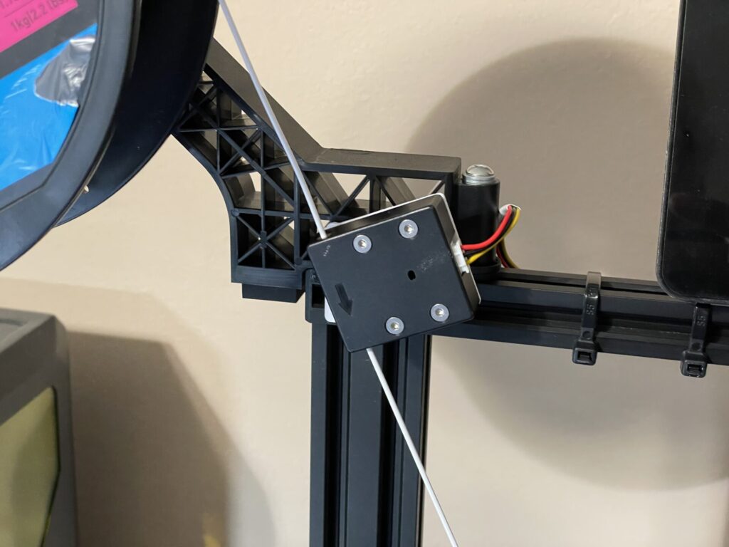 Top spool holder adaptator